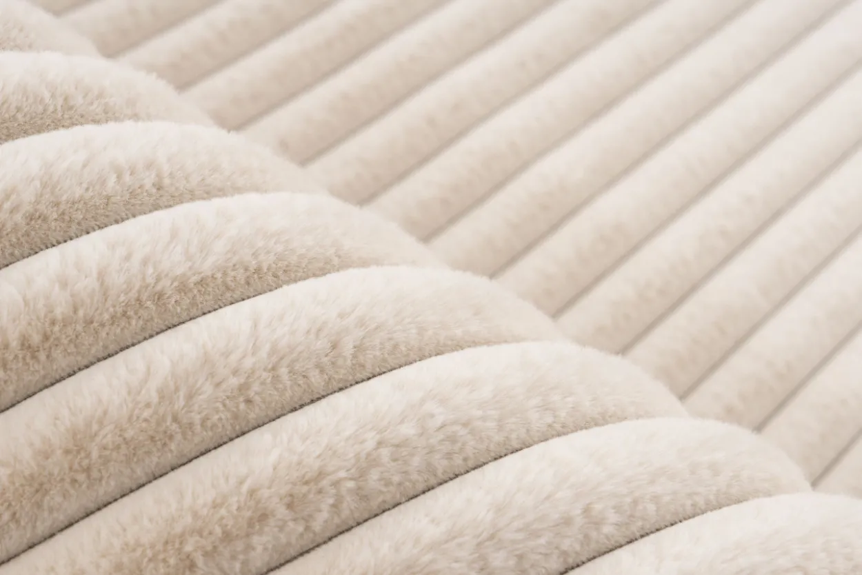 Teppich PLUSH beige