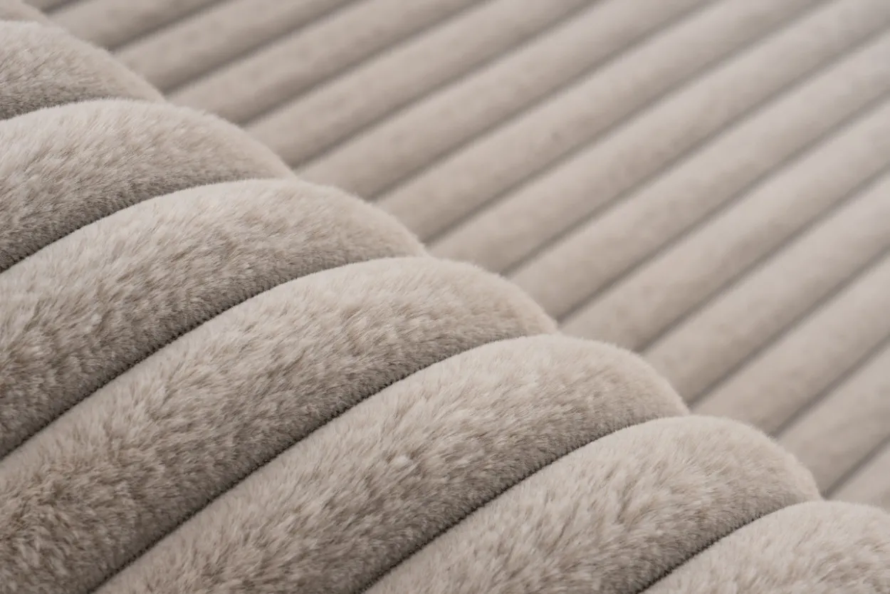 Teppich PLUSH taupe